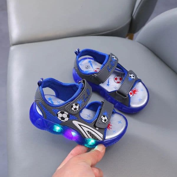 Kids LED Light Shoes Little Boys Sandals With Lights Kids Glowing Light Beach Shoes Childrens Shining Light Soft Bottom Sandals 260113BJ