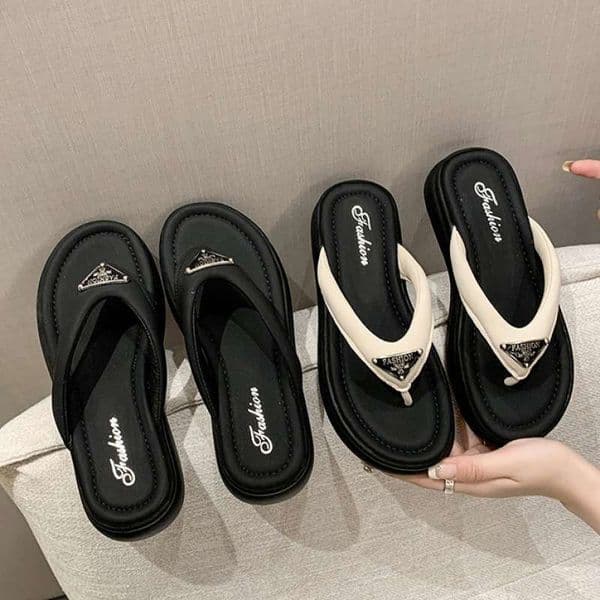 Free shipping Niche High-End Feel Women's Summer Outdoor Flip-Flops 2026 New Beach Flat Sandals