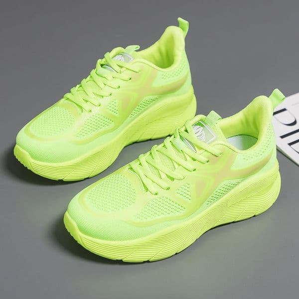 Flying knit shoes for couples, versatile and breathable sneakers, new spring and summer running shoes, white sneakers, casual women's shoes