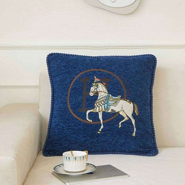 Case 2026 Chenille Nap For Home or Traveling Sofa Cushion Throw Bedside Back Horse Jacquard Embroidery Sleeping Case 26W0117 Y260525