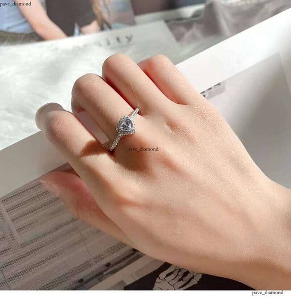 VVS1 Diamond Fashion Trend Wholesale Price High Jewelry S925 Sterling Silver Heart Engagement Ring