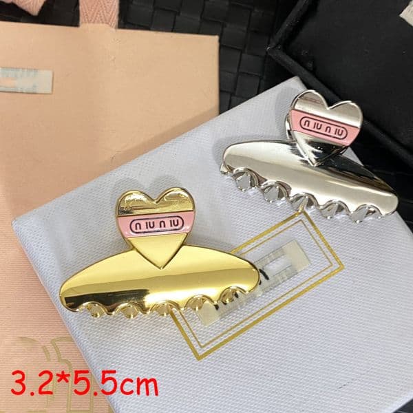 Headbands Luxury Barrettes Designer Womens Girls Gift Gold Silver Hairpin Brand Classic Versatile Leisure Hairclips Fashion Heart Pink Letter Metal