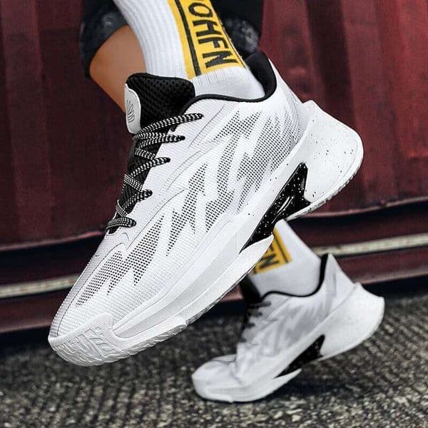 New basketball boys teenagers breathable shock-absorbing practical and anti-slip running shoes for students