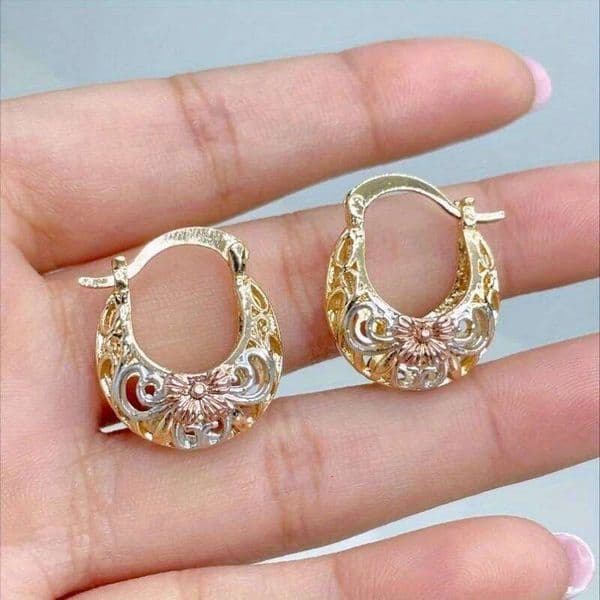 Vintage Exquisite Hand Carved Hollowed Flower Basket Shaped Hoop Earrings Women's Elegant Banquet Festival Golden Plated Jewelry