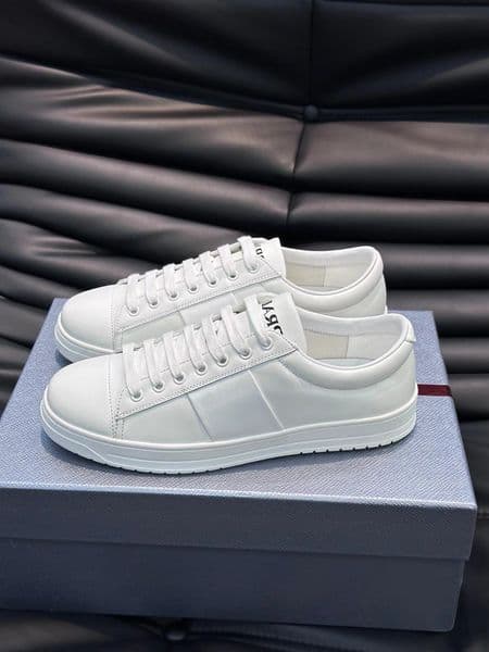 Luxury Men Casual Shoes Downtown Sneakers Italy Classic Brand White Leather Low Tops Lace-Up Trainers Designer Outings Casuals Running Athletic Shoes Box EU 38-45