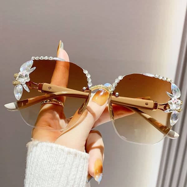 Luxury Brand Designer New Hot-Selling Diamond-Studded Cat Eye For Women, Rimless Gradient UV Protection Trendy Sunglasses