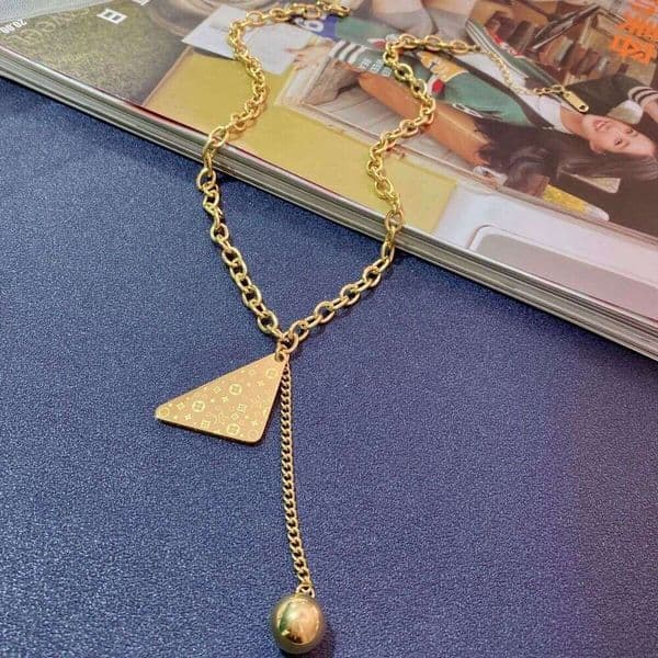 Titanium Steel Non-Fading Big Presbyopia Triangle Niche Fashion Design Beaded Tassel Necklace Collarbone Chain