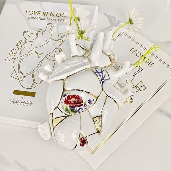 Elegant Heart-Themed Furniture: Premium Quality Bone China Wine/TV Cabinet & Decor