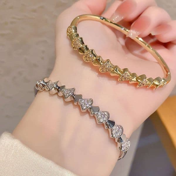 jewerly designer for women Style Fan-Shaped Scale Bracelet 18K Gold High-End Jewelry