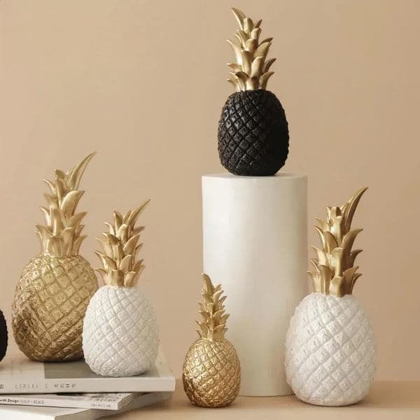 2026 NORTHEUINS Resin Golden Pineapple Figurines Nordic Modern Fruit Statue Desk Decor Art Christmas Gift Home Decoration Accessories Free Shipping