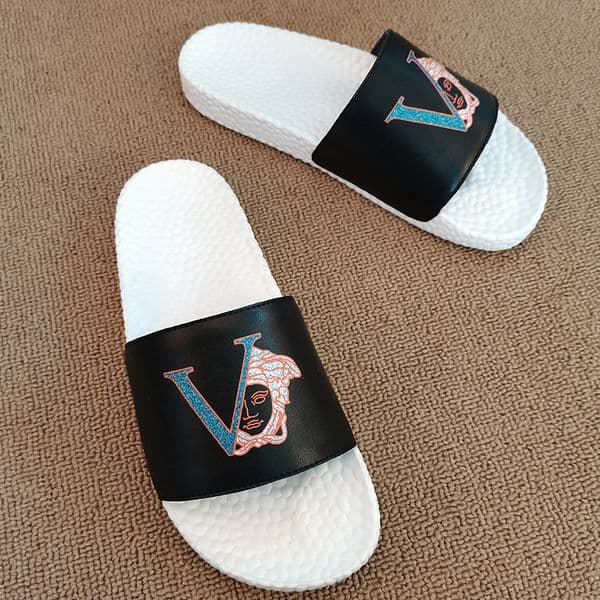 Free delivery Slippers Thick soled slippers for outdoor wear fashionable seaside vacation high-heeled sandals