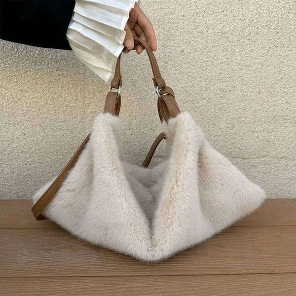 Oloey Women's Plush Crossbody Single Shoulder Handbag Large Capacity Casual Autumn Winter Fur Fashionable All-Match Bag Hairy Women's Bag