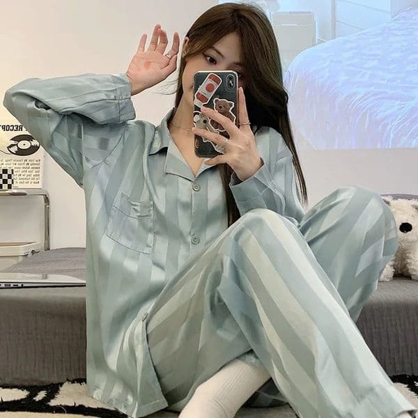 Ladies Ice Silk Long Sleeve Pajamas Homewear Korean version of the large size thin silk comfortable womens clothing Ms 260122