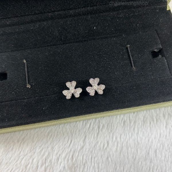 vanly cleef earrings designer jewelery Design V Hand-Set Full Diamond Clover Flower Sweet Mini Earrings