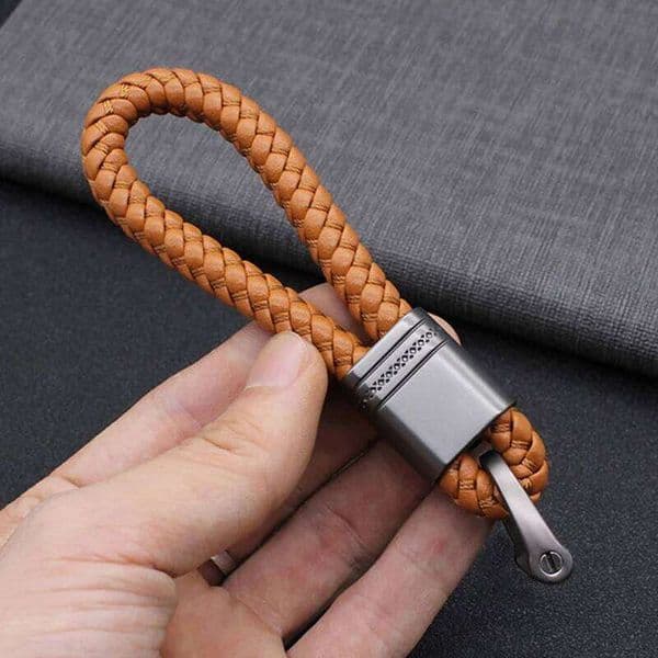New Hand-Woven Leather Car Ring Men Women Rope Chain Waist Keychains Charm Metal Key Holder Gift Jewelry 26W0126