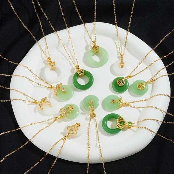 Chinese Style Classic Green Circle Stone Pendant Necklaces for Women Elegant Accessories Collar Jewelry Gifts for Friends Y260129