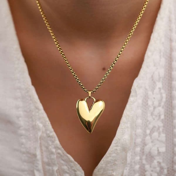 luxury necklace INS Style Simple Fashion Glossy Pendant Jewelry Set Niche Design Heart Clavicle Chain for Women