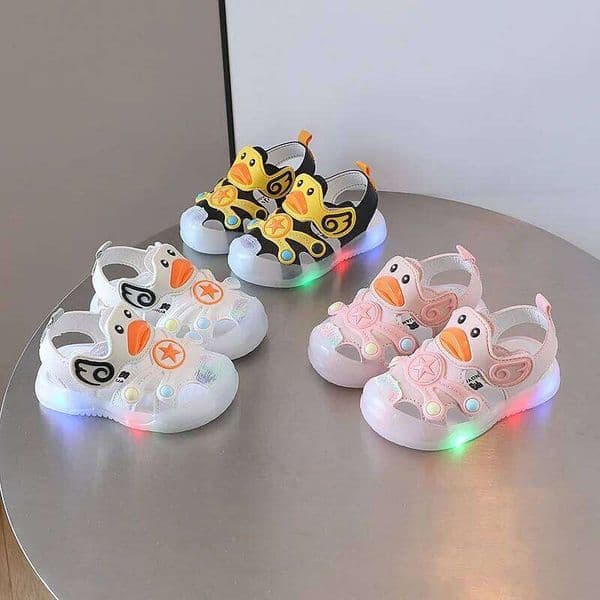 LED Light Shoes 2023 Summer 0-3 Year Old Boys/girl Headband Anti Kick Sandals with Soft Baby Toddler Soles Beach Shoe Y260128