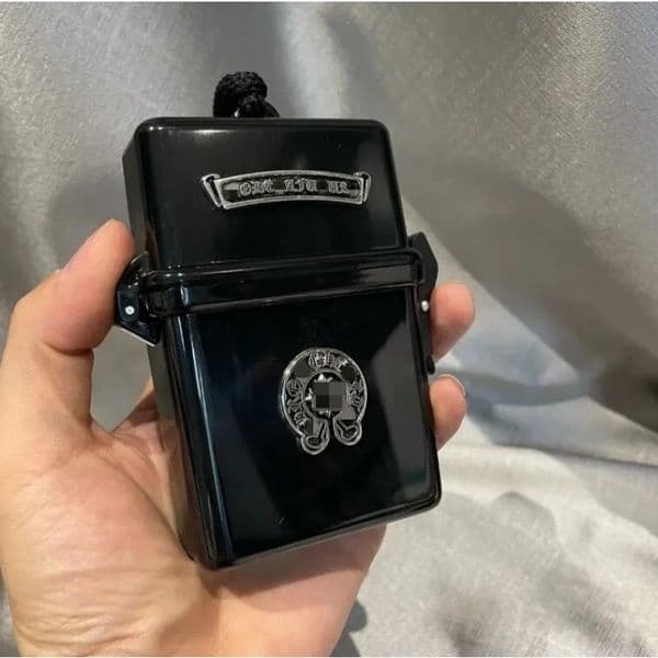 Creative High-Quality Metal Smoking Case Featuring a Unique X Design for Enhanced Portability
