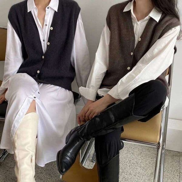Autumn and Winter New Women's Clothing Lady's Sleeveless Cardigan Vest Fashion V-neck Elegant Single-breasted Knitwear Top