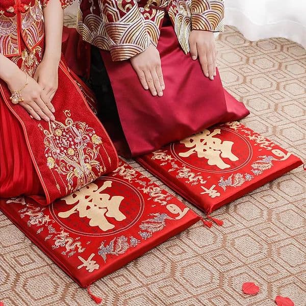 2 Pcs Chinese Style Wedding Seat Cushion Red Seat Pad Year Wedding Gifts Kneel Cushion Bay Window Sofa Home Decor Pillows 260127