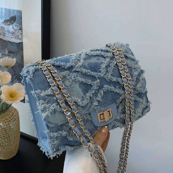 High-value diamond-shaped plaid shoulder fashionable metal chain messenger bag, niche design, simple and elegant temperamen