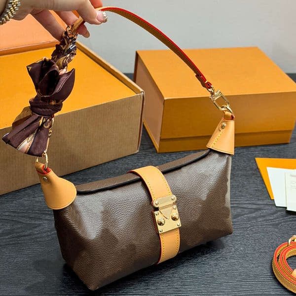 Designer Luxury Womens Shoulder Bags POCHETTE MIA Purses Little Pouch Bag Fashion Vintage Hobo Totes Bag Handbags Crossbody Bag