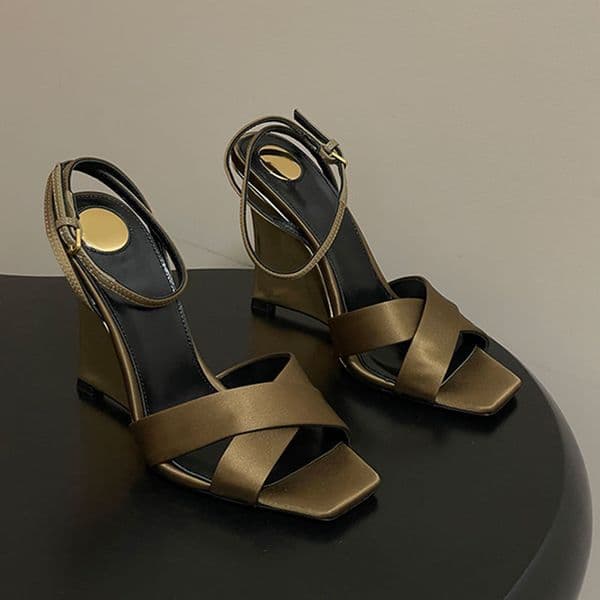 Square toed womens lame heel sandals 2026SS fashion show designer women back strap high heels luxury woman shoes silk satin fabric wedge heel leather outsole