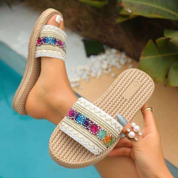 2026 New Fashionable Color Sandals Outdoor Casual Comfortable Women's Simple Flat Shoes