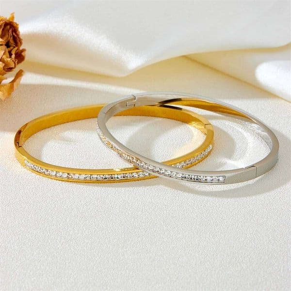 High-End Titanium Steel Bracelet for Girls Niche Non-Fading Design with Diamonds Exquisite Elegant In-Style Fashion Jewelry XJ260302