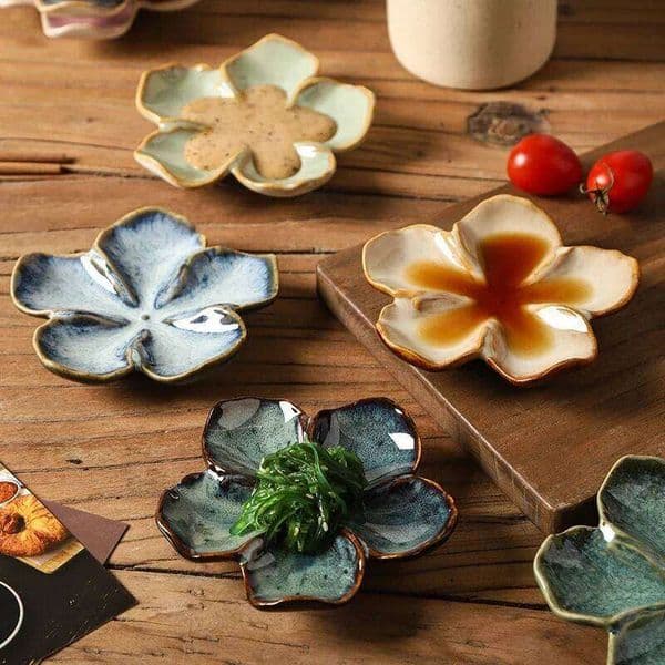 Ceramic Petal-shaped Plate Used Seasoning Sauces, Lightweight Portable Suitable for Kitchen and Dining Room Use 26H0301