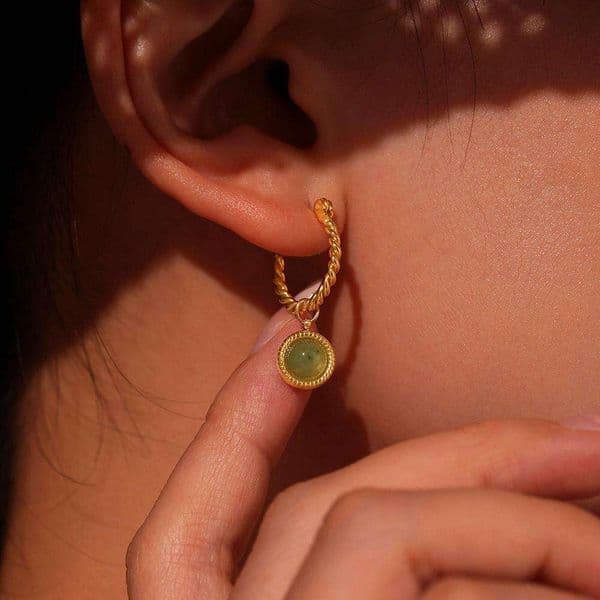 French Style Green Agate C-shaped Elegant Temperament Oval Pendant Earrings For Women Titanium Steel Gold-plated Non-fading