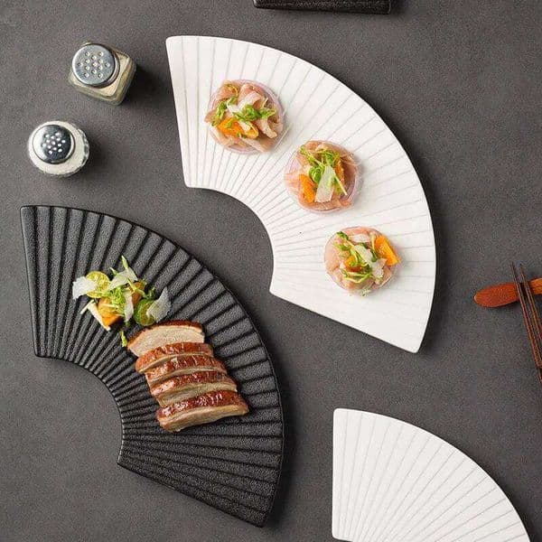 Fan-shaped striped irregular-shaped Japanese sushi plate, ceramic pastries, household creative platter tableware 26H0302