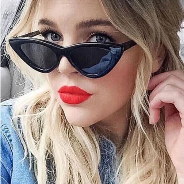 Korean Inspired Retrospective Design: Stylish Petite Eyewear for Modern Women