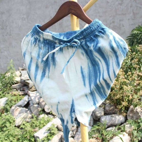 Yunnan Dali tie-dye men's shorts, slim-fit, lightweight, stylish, suitable for travel and vacation