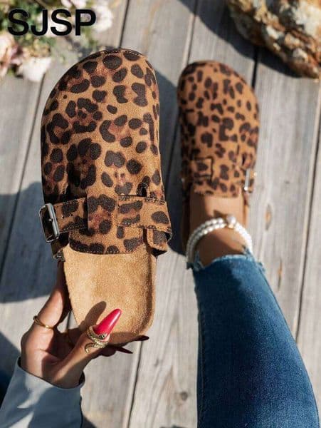2025 Women's Casual Autumn and Winter New Mules Slip-On Slippers Flat Beach Shoes Trendy Fashion Animal Cow Leopard Print Cork Sole Sandals Suitable for
