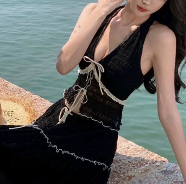 2025 French Style Elegant Fairy Bikini Set No Sleeve Crop Top Two Piece Swimsuit for Island Vacation Hot Spring