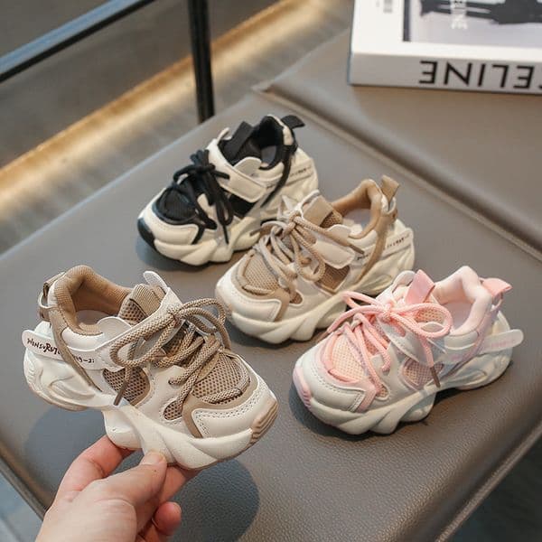 Free shipping children's fashionable sports shoes for boys and girls. Mesh upper with soft sole. Ideal for running and casual wear
