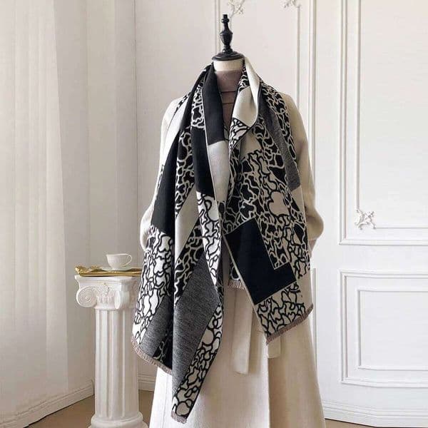 2025New Two Sided Print Women Scarf Imitation Cashmere Soft Warm Pashmina Shawl Autumn Winter Coldproof Windproof Blanket XJ260304