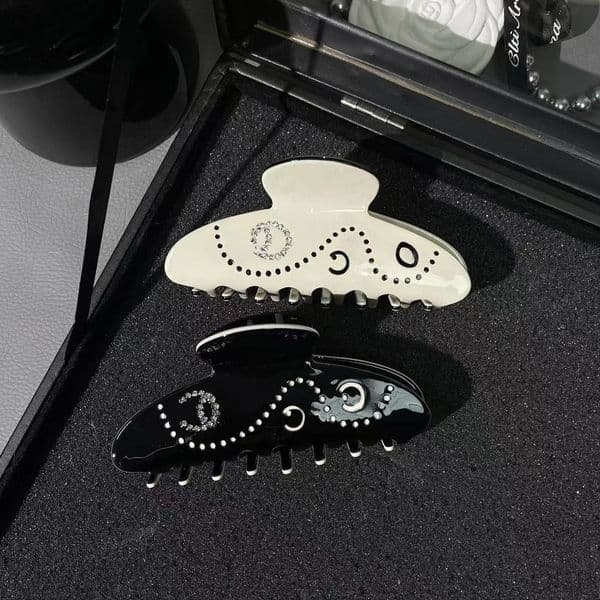 Cute Hair Claw Clips Letter Designer Women Girls Winter Soft Large Ponytail Hair Clamps Barrettes Hair Accessories