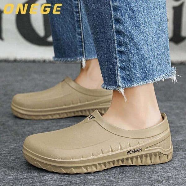 A Pair of Summer Men's Toe-Toe Wear-Resistant, Non-Slip Work Shoes, Waterproof and Oil-Proof, Special for Hotels, Durable, Kitchen, Canteen, Chef
