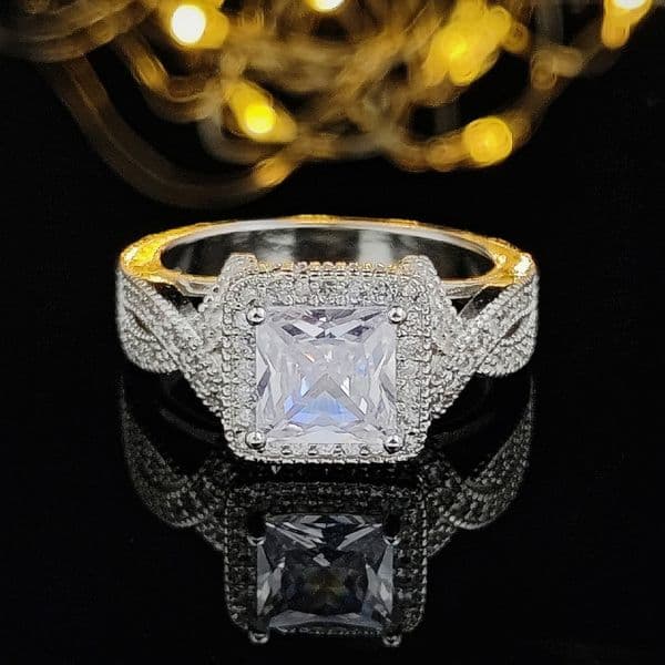 New Luxury Designer Rings Shiny Diamond Ring Inlaid Zircon Rings Fashion Design Copper Ring Jewelry Womens Engagement Anniversary
