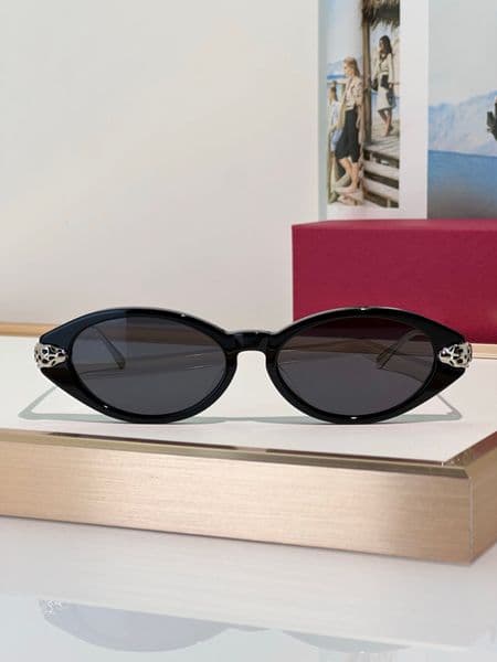 Luxury Designers Womens Sunglasses For Women Men Sun Glasses Mens Designer 0634S Fashion Style Protects Eyes Random Box