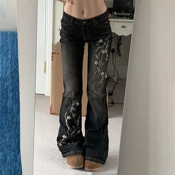 Floral Embroidery Jeans Vintage 2000s Low Rise Flared Jeans Women Retro y2k Baggy Denim Pants High Street Basic Trousers 260304