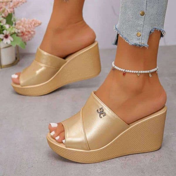 *Summer New Round Head Comfortable Casual for Women Fashionable/Comfortable Elegant Fashion Show Slope Heel Slippers