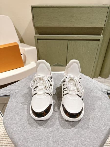 26LL Early Spring New Arrival Arch Bridge Dad Shoes White Thick-Sole Sneakers Breathable Mesh Thick-Sole Sneakers