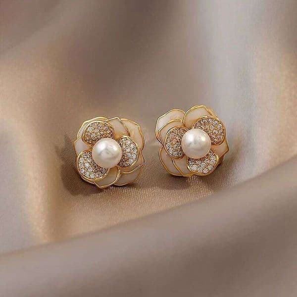 French-style Vintage Three-dimensional Camellia Earrings Fresh And Trendy Accessories