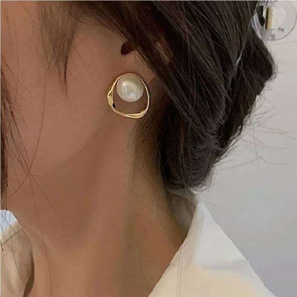 Imitation Pearl Earring for Women Gold Color Round Stud Earrings Korean Delicate Irregular Design Unusual 2023 Fashion Jewelry H260309