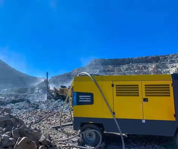 Atlas Copco V1200 25bar 364kw 1200 CFM diesel engine large mobile air compressor suitable for various applications