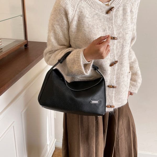 Women's PU Shoulder Bag - Fashionable Crossbody with Vintage Style Chic Womens Handbag New Retro Design for Office Ladies & Weddings